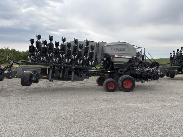 Image of Fendt Momentum 31 equipment image 1
