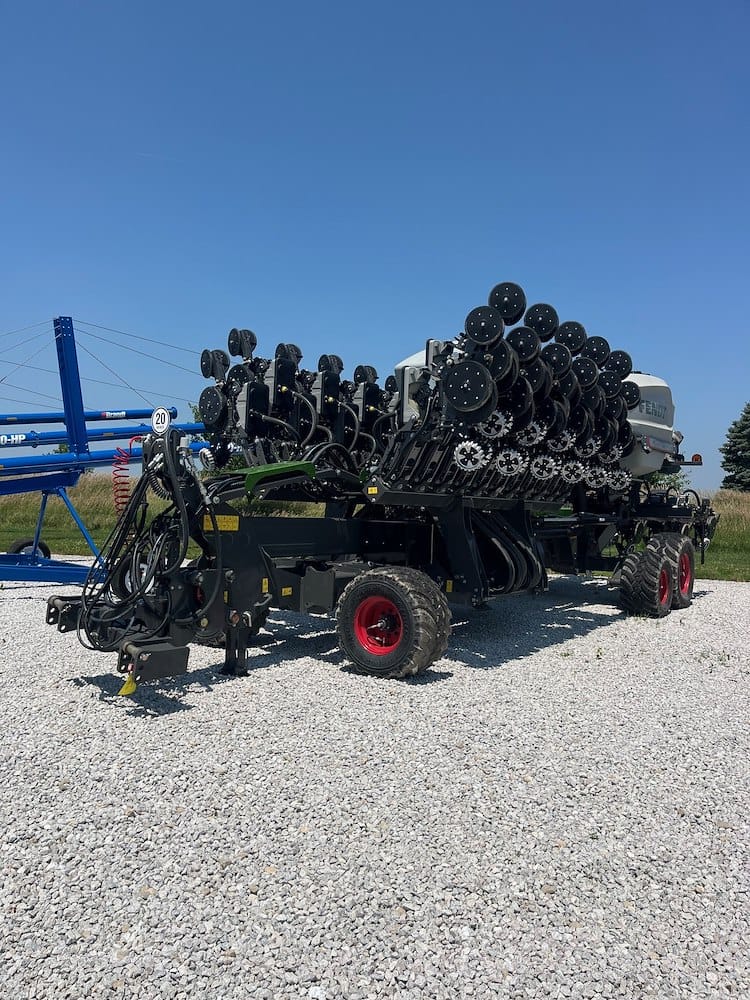 2024 Fendt Momentum 32 Equipment Image0