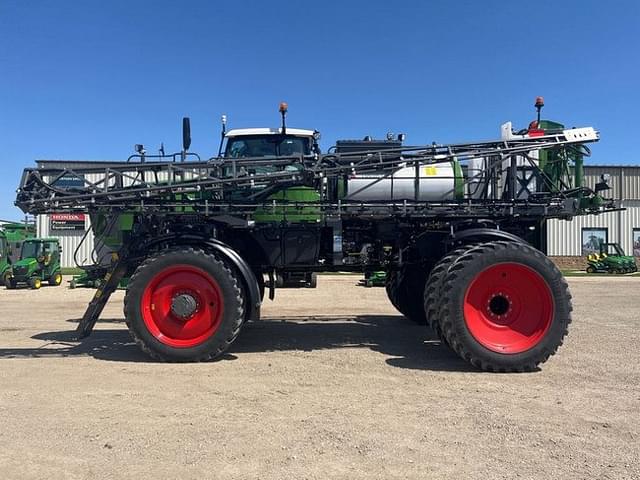 Image of Fendt RoGator 932 equipment image 3