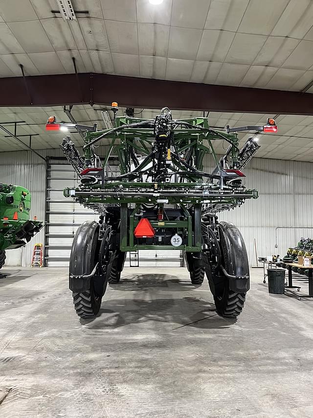 Image of Fendt RoGator 934 equipment image 3