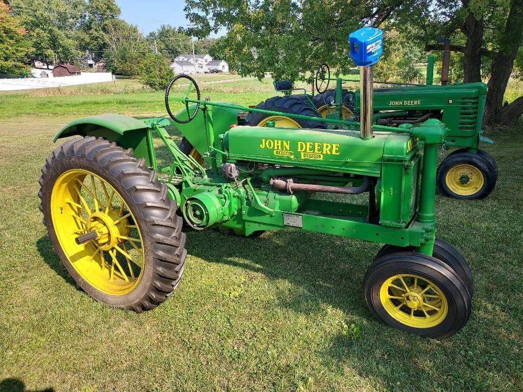 SOLD - 1937 John Deere B Lot No. 22 Tractors with 17 HP | Tractor Zoom
