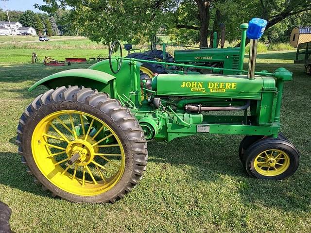 Image of John Deere B equipment image 1