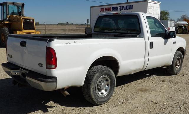 Image of Ford F-250 equipment image 3