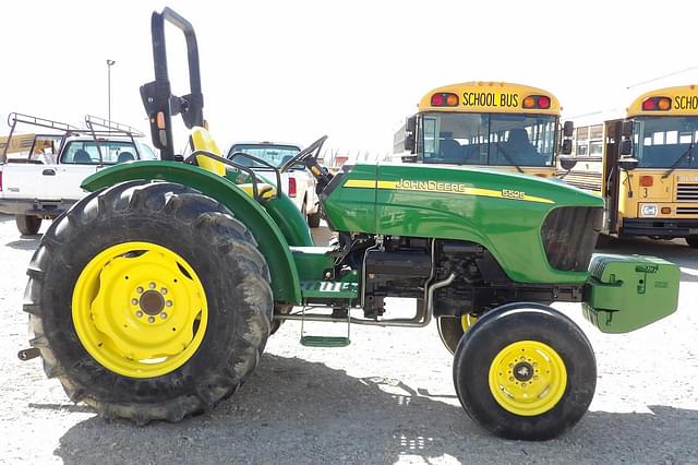 Image of John Deere 5525 equipment image 2