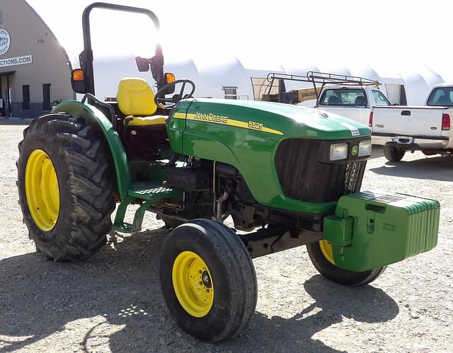Image of John Deere 5525 equipment image 1