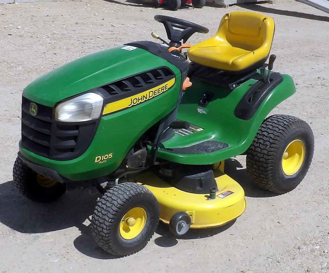 Image of John Deere D105 Primary image