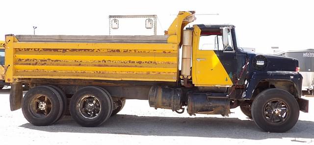 Image of Ford 9000 equipment image 2