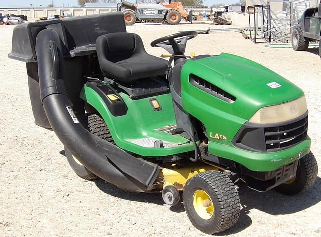 Image of John Deere LA115 equipment image 1