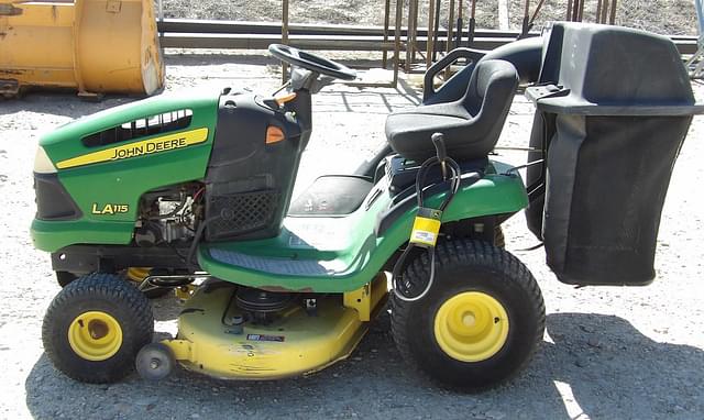 Image of John Deere LA115 equipment image 2