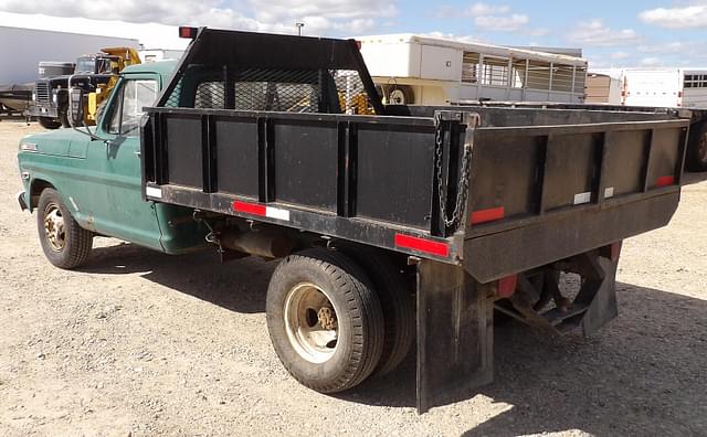 Image of Ford F-350 equipment image 3