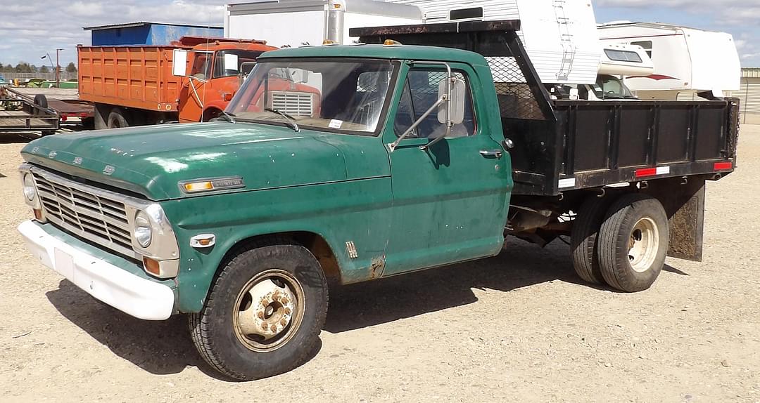 Image of Ford F-350 Primary image