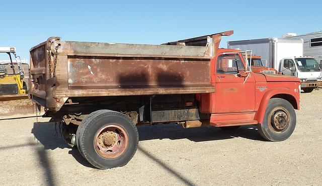 Image of Dodge 700 equipment image 2
