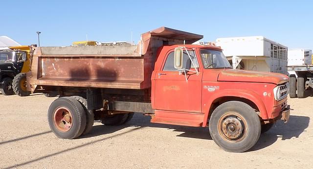 Image of Dodge 700 equipment image 1