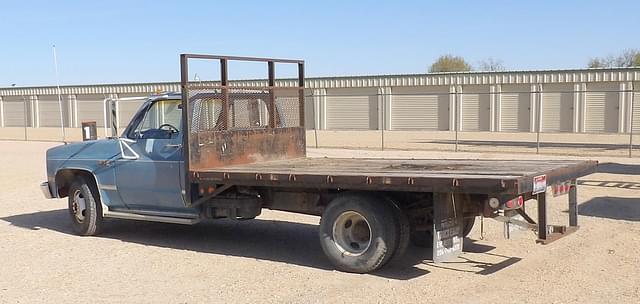 Image of GMC 3500 equipment image 3