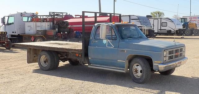 Image of GMC 3500 equipment image 1