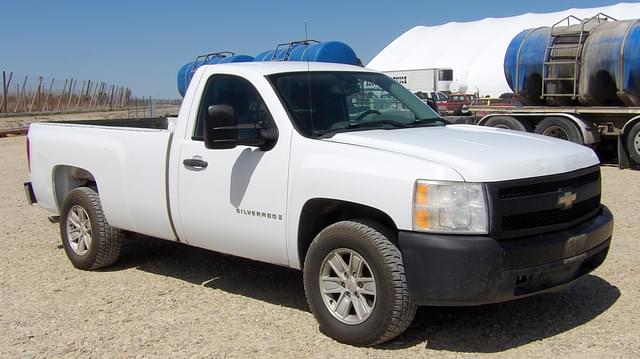 Image of Chevrolet Silverado equipment image 1