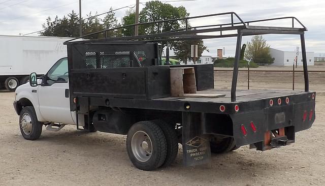 Image of Ford F-450 equipment image 3