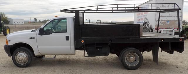 Image of Ford F-450 equipment image 4