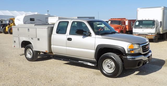 Image of GMC 2500HD equipment image 1