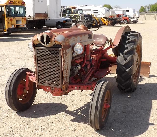 Image of Ford 860 equipment image 1