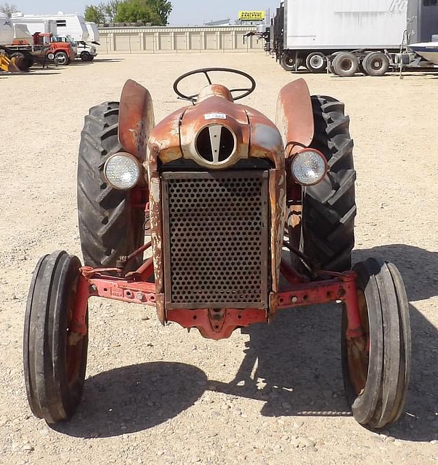 Image of Ford 860 equipment image 2