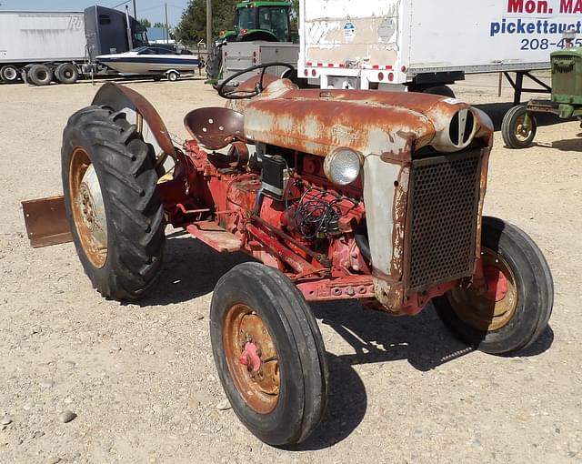 Image of Ford 860 equipment image 3