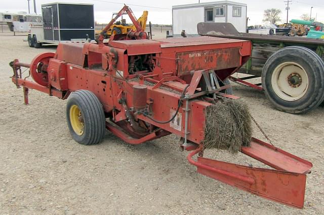 Image of International Harvester 440 equipment image 3