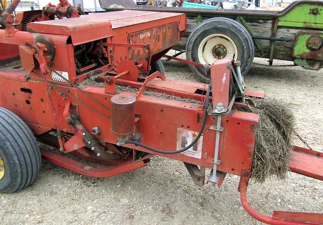 Image of International Harvester 440 equipment image 4