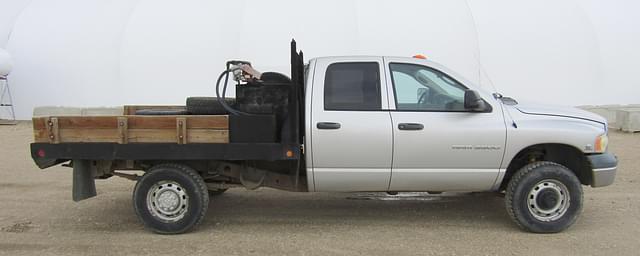 Image of Dodge Ram 3500 equipment image 2