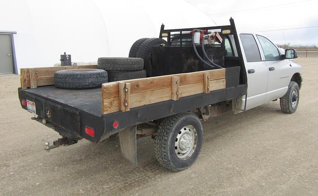 Image of Dodge Ram 3500 equipment image 3
