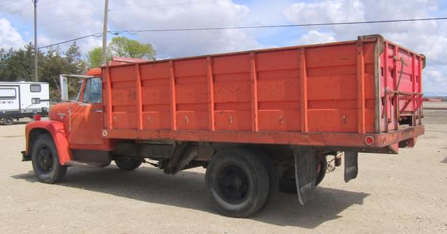 Image of International Loadstar 1600 equipment image 3