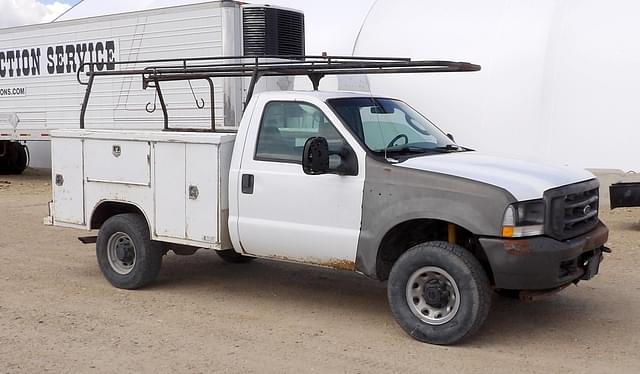 Image of Ford F-350 equipment image 1