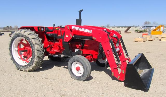 Image of International Harvester 684 equipment image 1