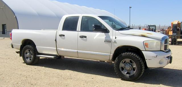 Image of Dodge Ram 3500 equipment image 2