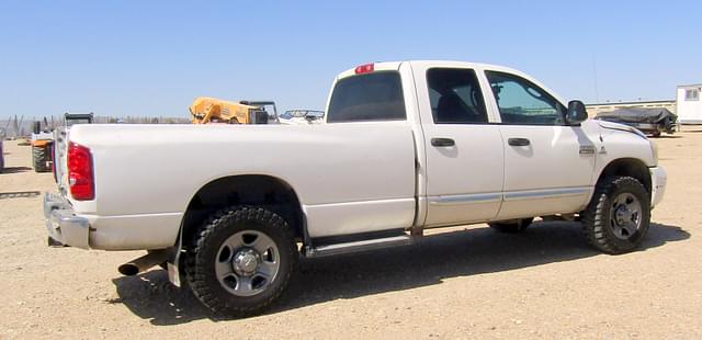 Image of Dodge Ram 3500 equipment image 3