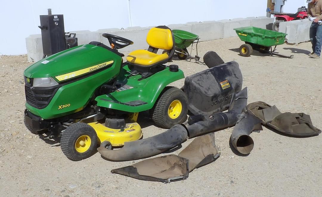 Image of John Deere X300 Primary image