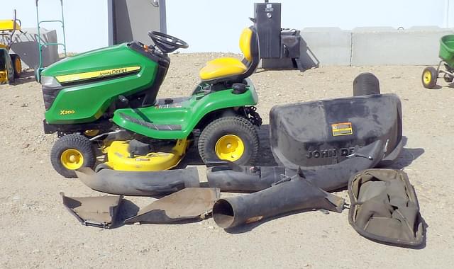 Image of John Deere X300 equipment image 2