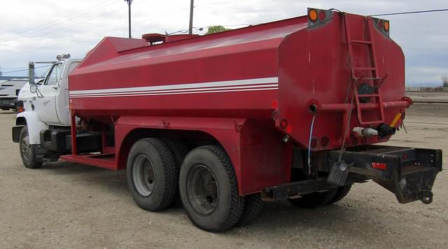 Image of GMC Topkick 7000 equipment image 3