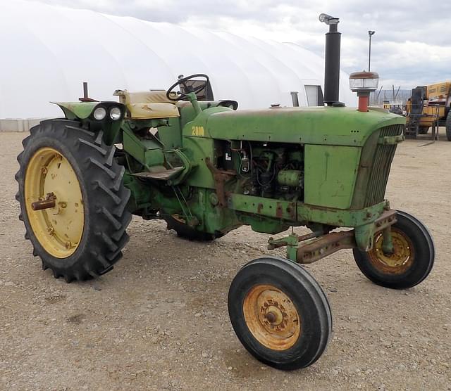 Image of John Deere 2010 equipment image 1