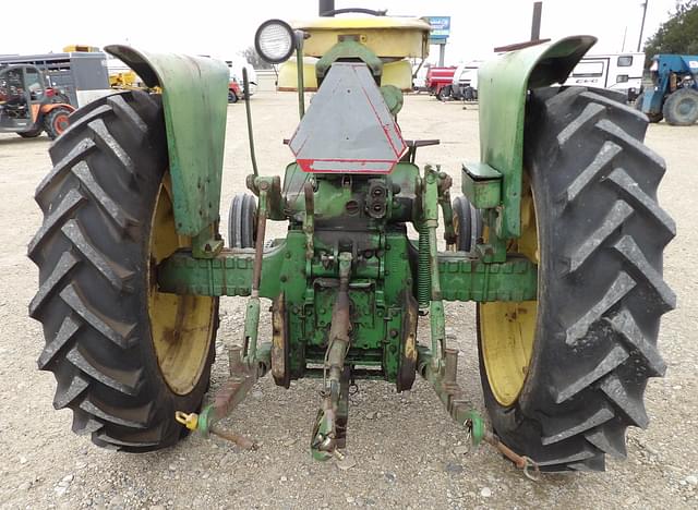Image of John Deere 2010 equipment image 4