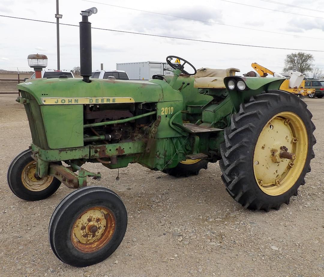 Image of John Deere 2010 Primary image