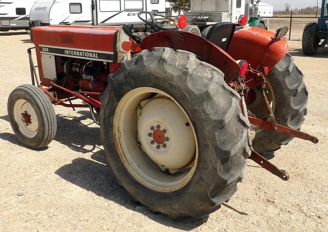 Image of International Harvester 384 equipment image 1