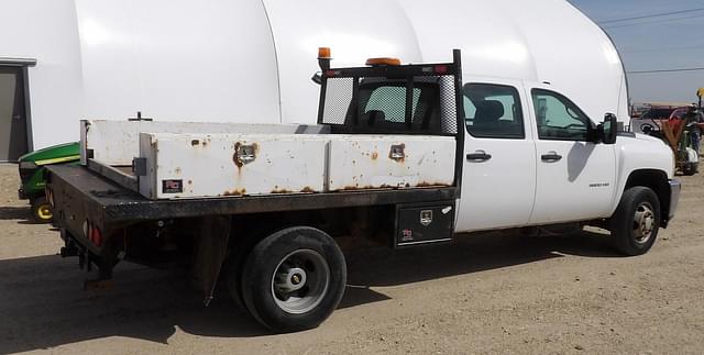 Image of Chevrolet 3500HD equipment image 3