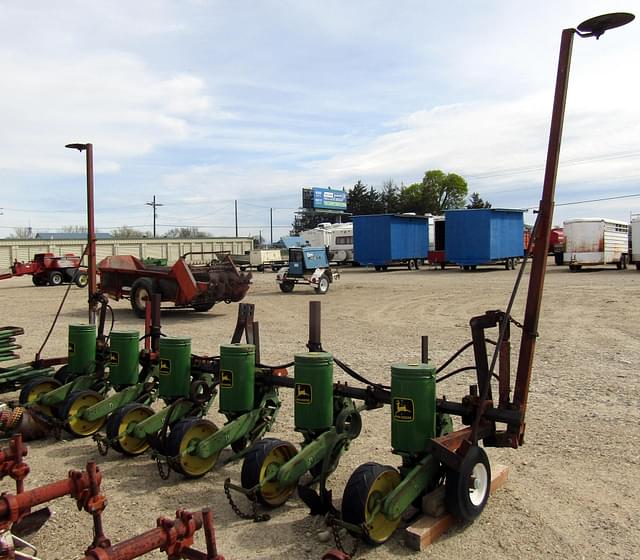 Image of John Deere 71 equipment image 2