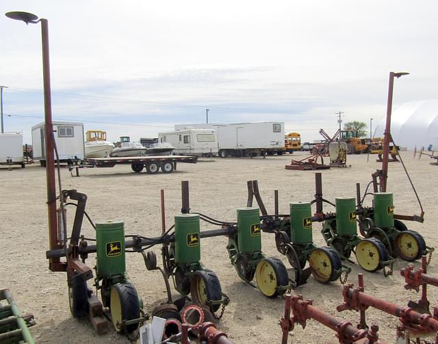 Image of John Deere 71 equipment image 3
