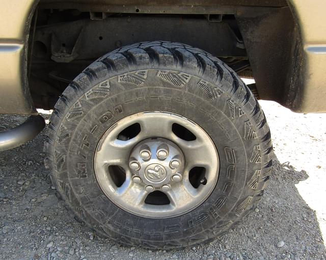 Image of Dodge Ram 3500 equipment image 4