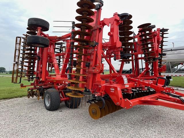 Image of Kuhn Excelerator XT 8010 equipment image 1