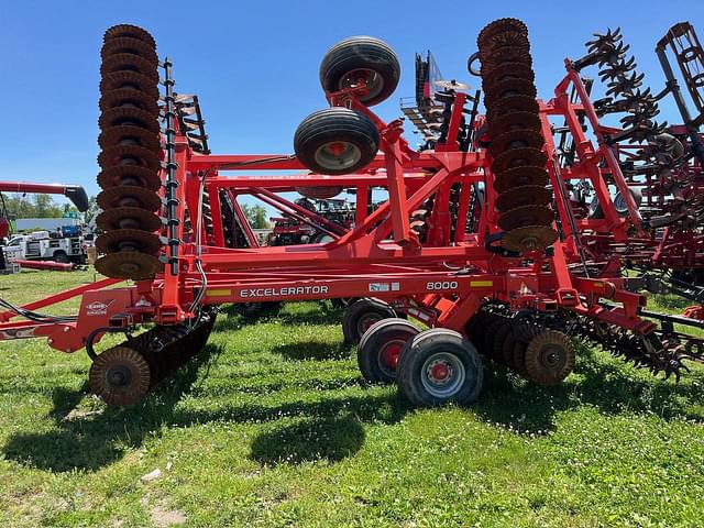 Image of Kuhn Krause Excelerator 8000 equipment image 2