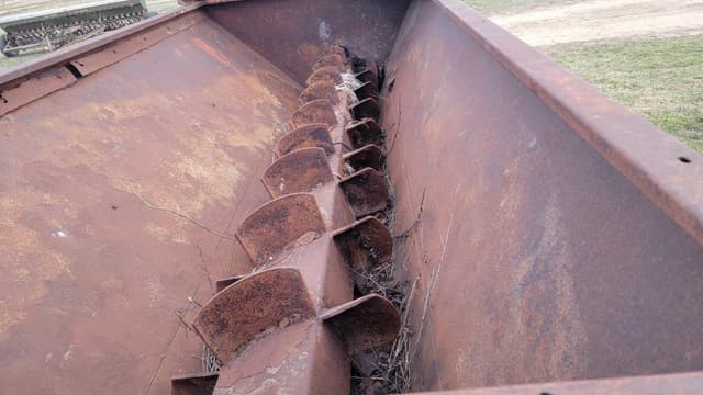 Image of Gehl 312 equipment image 3