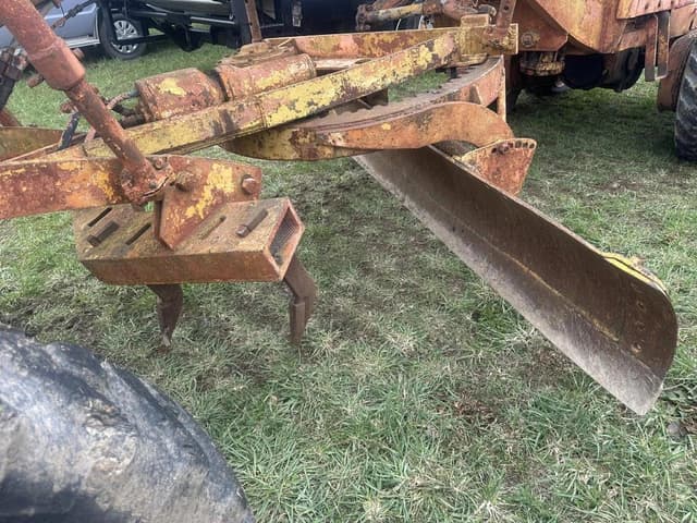 Image of Galion 303 equipment image 2